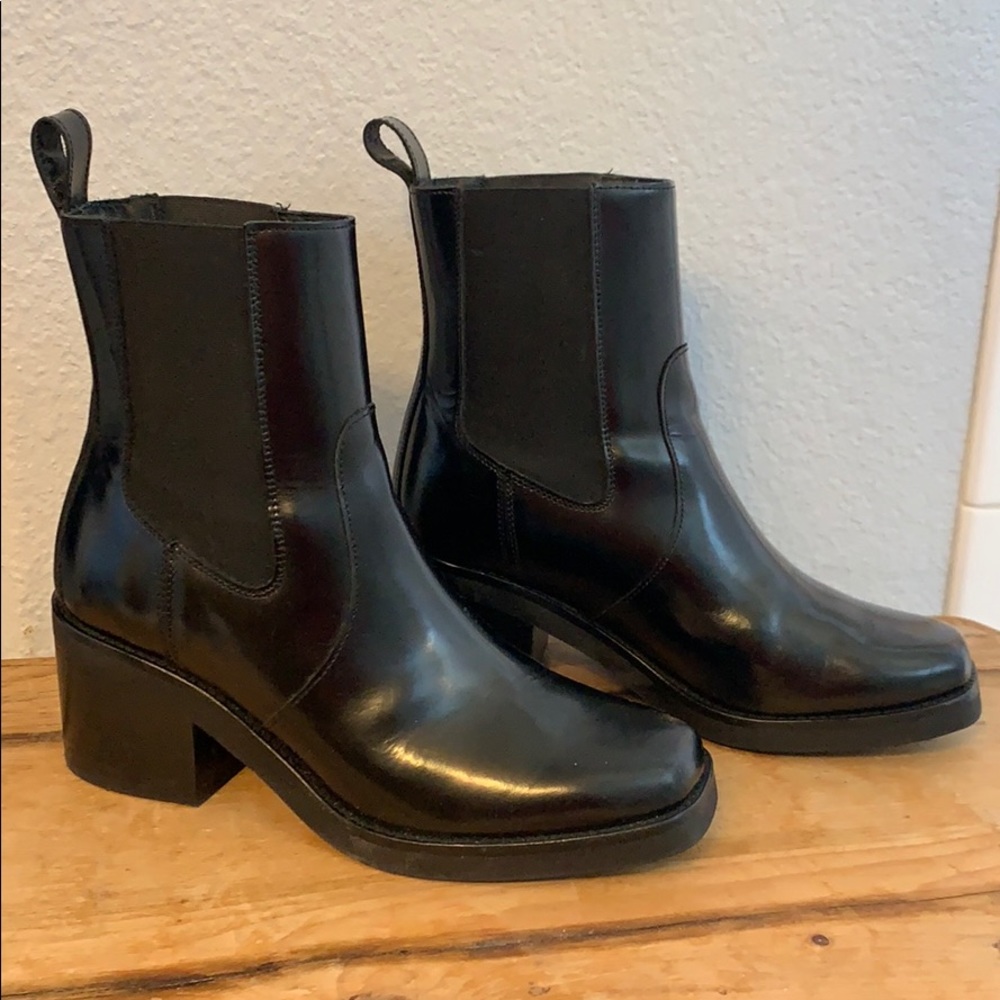 Black Chelsea boots